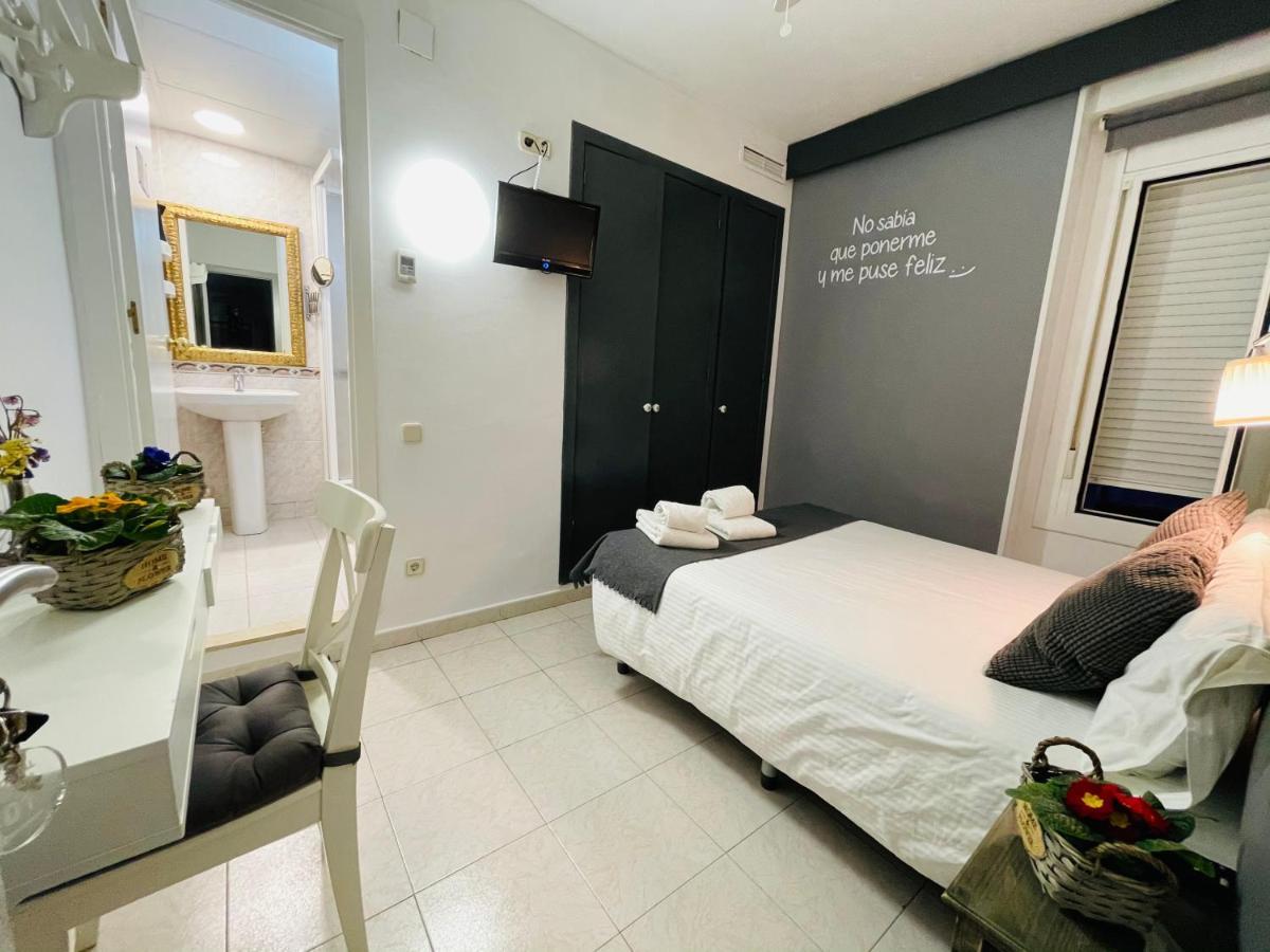 Hostal Lleida บาร์เซโลนา ภายนอก รูปภาพ