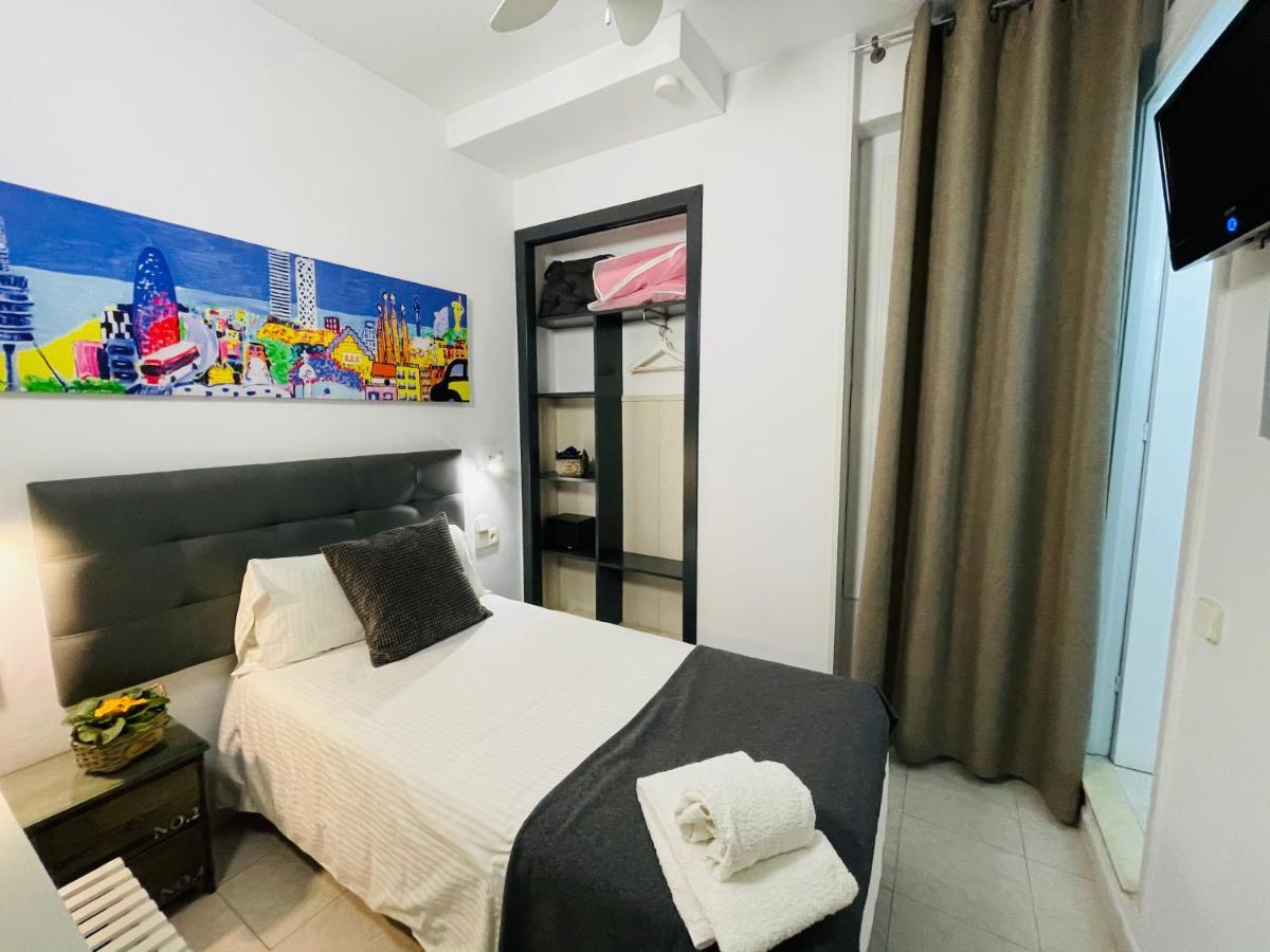 Hostal Lleida บาร์เซโลนา ภายนอก รูปภาพ