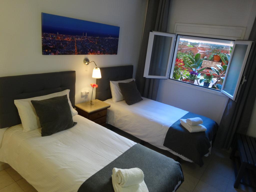 Hostal Lleida บาร์เซโลนา ภายนอก รูปภาพ