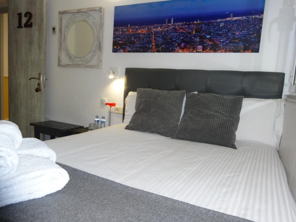 Hostal Lleida บาร์เซโลนา ภายนอก รูปภาพ
