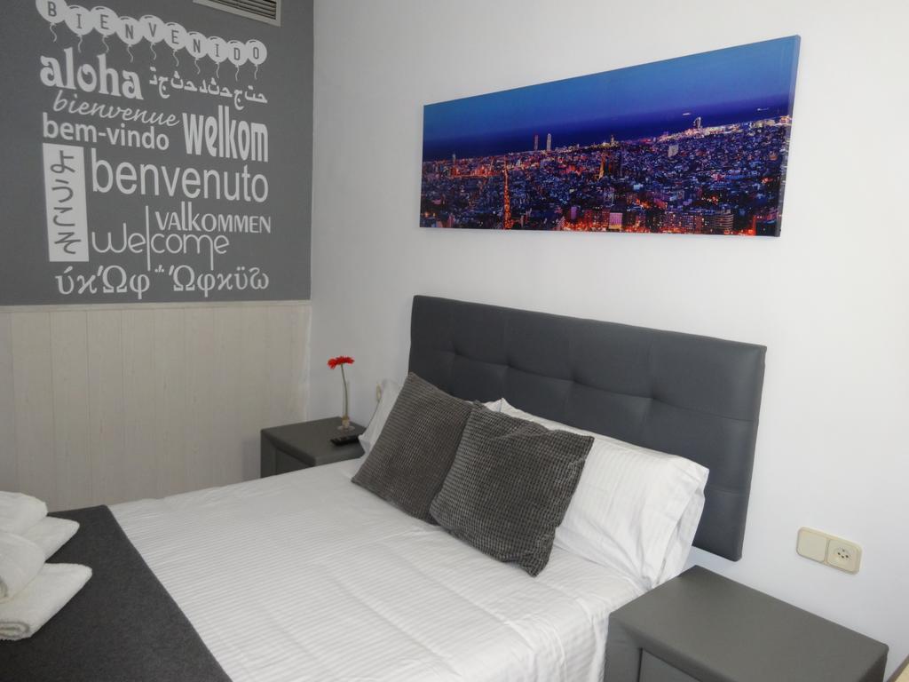 Hostal Lleida บาร์เซโลนา ภายนอก รูปภาพ