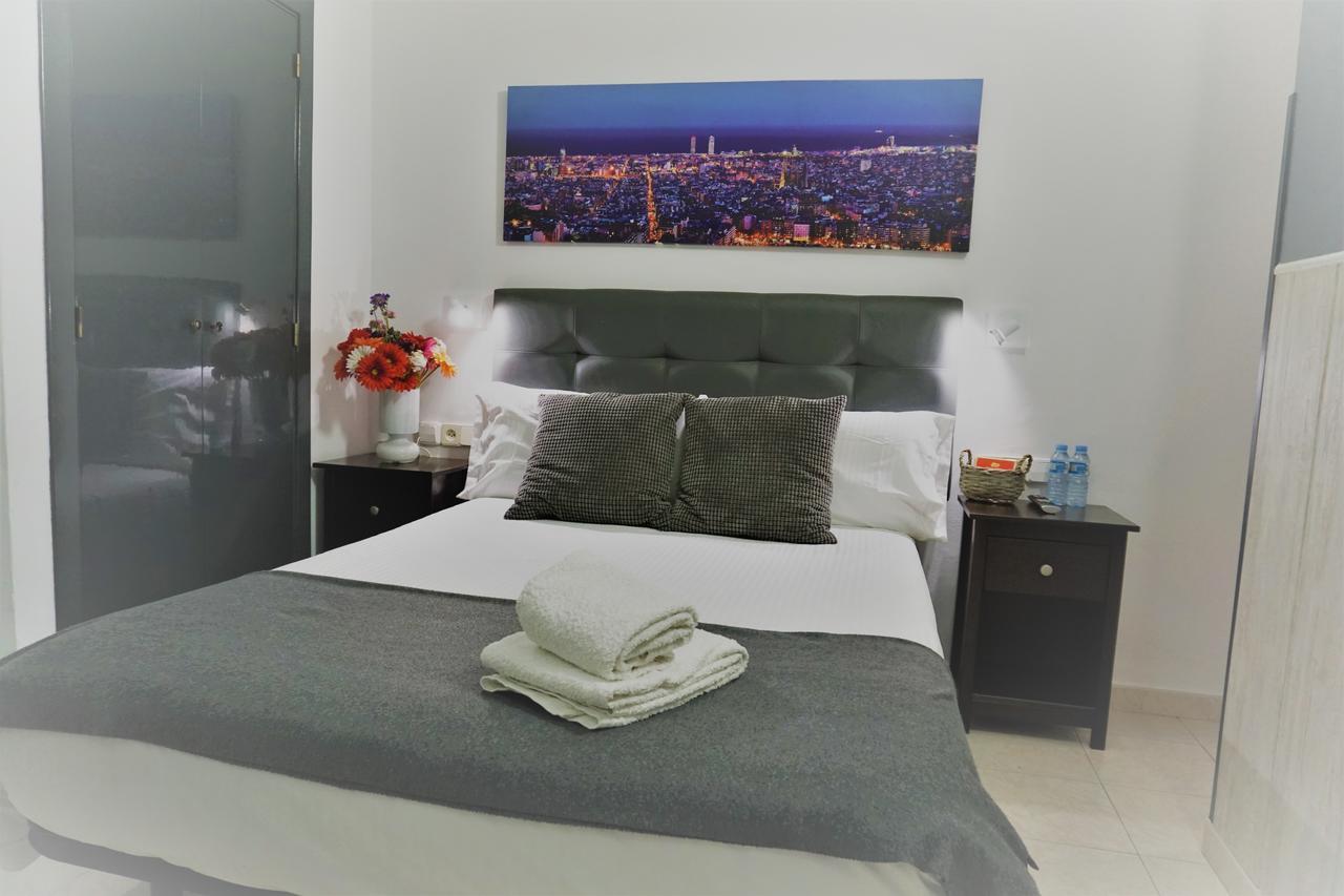 Hostal Lleida บาร์เซโลนา ภายนอก รูปภาพ