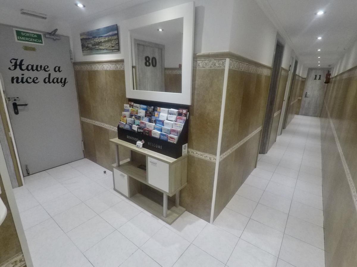 Hostal Lleida บาร์เซโลนา ภายนอก รูปภาพ