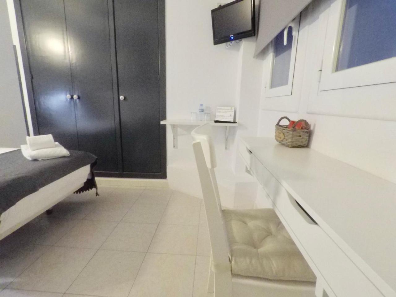 Hostal Lleida บาร์เซโลนา ภายนอก รูปภาพ